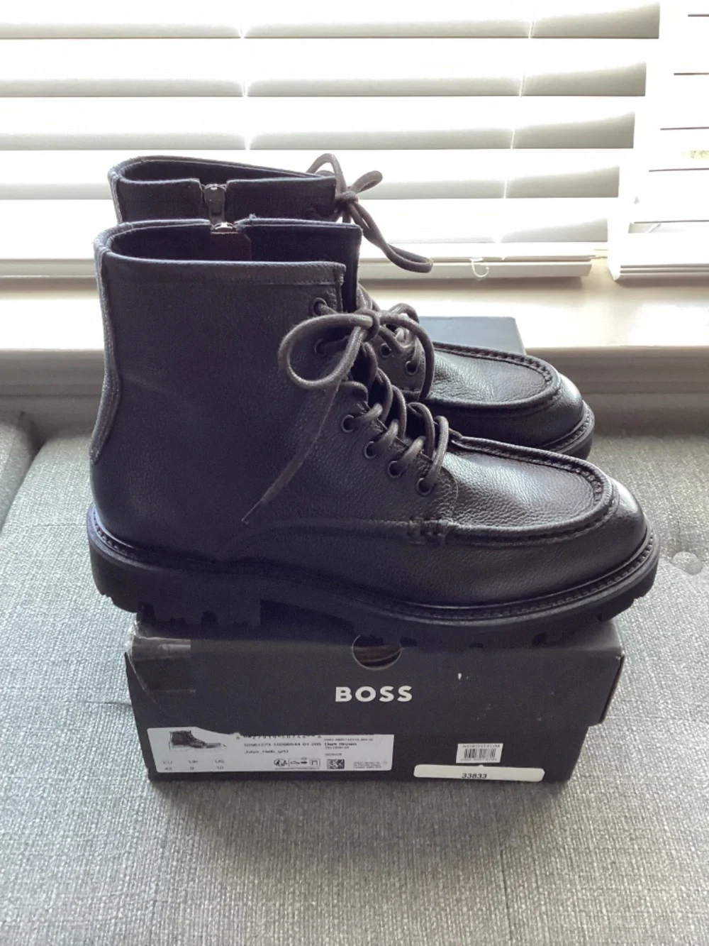Boss 10 dark